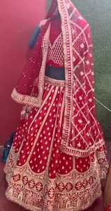 ชุดเลเฮนกาเจ้าสาวที่สวยงาม |   ชุดเลเฮนกาปักลายสำหรับงานแต่งงาน | ชุดแต่งงานแบบดั้งเดิมของอินเดีย |   คอลเลกชันเจ้าสาวสุดพิเศษ - Product Image 4