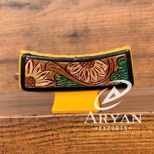 Pinzas para el pelo de cuero grabadas hechas a mano con estilo occidental para mujer - Product Image 1