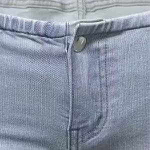 Short en jean bleu pour femme Short en jean 100% coton avec motif de détresse avec logo personnalisé - Product Image 4