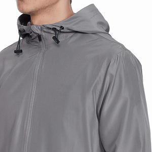 Chaqueta Cortavientos Impermeable de la Mejor Calidad para Hombre, Color Gris, Cierre de Cremallera, Manga Larga, Resistente al Agua para Exteriores - Product Image 4
