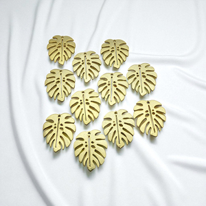 Argent sterling fait à la main feuille de Monstera plaqué or breloque bricolage faisant pendentif collier en gros trouver des bijoux - Product Image 5