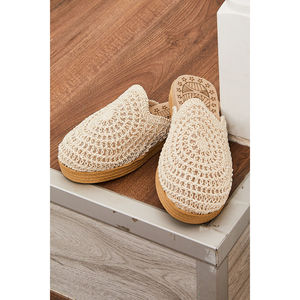 Pantuflas de Punta Cerrada Color Crema con Detalle Tejido, Estilo Invernal para Interiores, Transpirables, Antideslizantes, Forro de Algodón, Suela de Madera/EVA/Plástico - Product Image 3