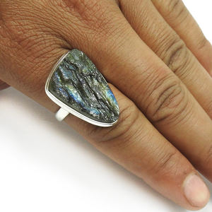 Good Quality Trendy Handmade Gemstone 925 Sterling <b>Silver</b> <b>Statement</b> Uncut Rough Labradorite Boho <b>Ring</b> Wholesale Factory Price - Product Image 3