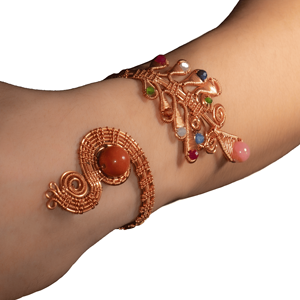 สร้อยข้อมือคู่รักรูปนกยูงบิดเกลียว beGems ดีไซน์หรูหราสำหรับผู้หญิง เครื่องประดับทำมือ สินค้ามาใหม่ เครื่องประดับแฟชั่น สไตล์ที่ได้แรงบันดาลใจจากพลังงาน - Product Image 5