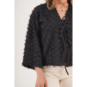 Kimono Negro con Flecos Completos y Cinturón para Mujer, por LUSTRIN - Prenda Exterior Elegante de Poliéster para Uso Casual y Tradicional - Product Image 3