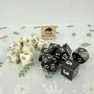 Juego de dados de cuerno de hueso de búfalo Art Deco hecho a mano personalizado OEM | Dados RPG de 7 piezas en Blanco y Negro | Juegos de mesa para bodas Get Well DnD - Product Image 5
