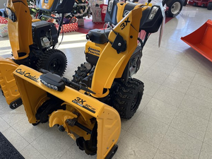 Soplador de nieve de tres etapas Cub Cadet 3X 2025 de 30 pulgadas HD IntelliPOWER, quitanieves a gasolina de 420 cc para limpieza de patios y uso en carreteras - Product Image 6