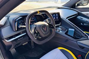 CHEVROLET CORVETTE STINGRAY COUPE C8.R EDICIÓN CAMPEONATO 2022 USADO (LHD/RHD) - Product Image 2