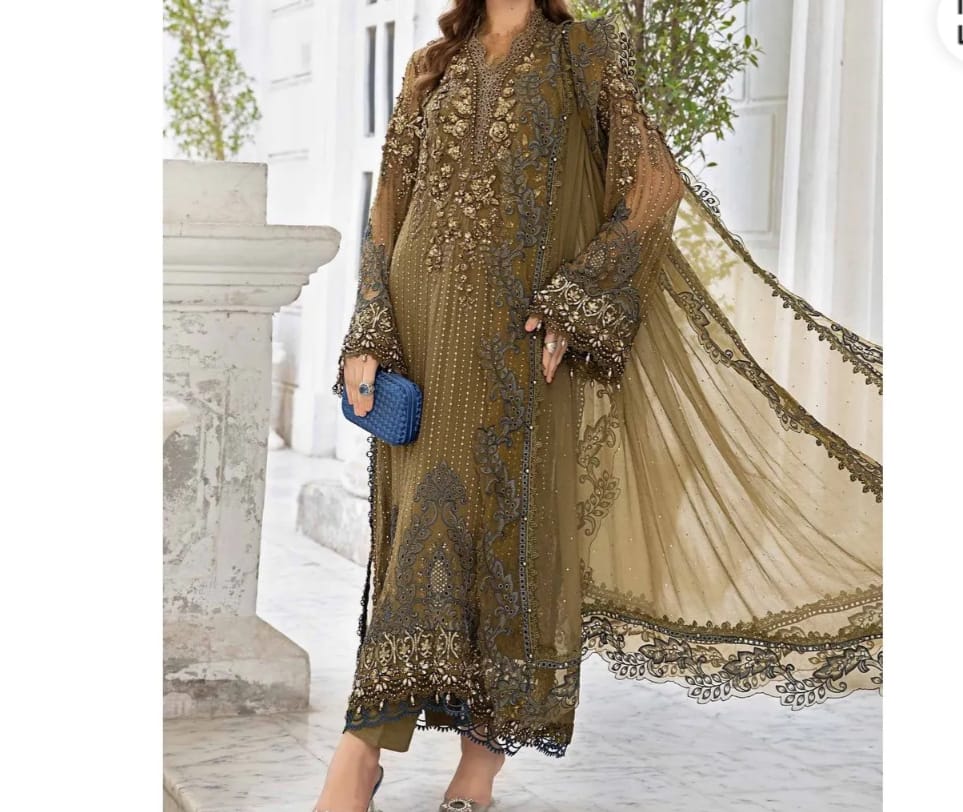 green emerald velvet dress White Shawl Lapel Three Pieces Prom Suits With Golden Beading main image 0