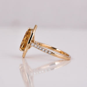 Anillo de compromiso chapado en oro de 14KT, piedra de acento glamuroso, corte de pera amarilla, Diamante cultivado en laboratorio, ajuste de Halo de diamante Rosa clásico IGI - Product Image 3