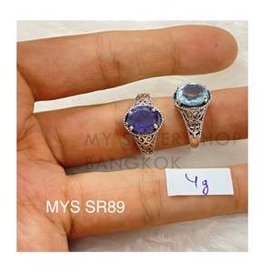 Anillo de Moda Europeo y Americano para Hombre, Anillo Noble con Patrón Tallado, Anillo Vintage Ovalado con Incrustaciones de Piedras Preciosas para Ella - Product Image 1