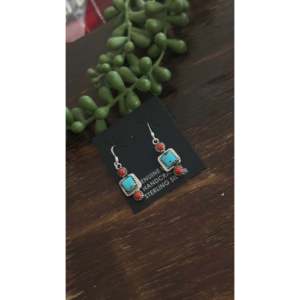 Pendentif Goutte Géométrique en Argent Sterling Fait Main avec Pierres Multicolores Navajo, Or 18K, Turquoise, Saphir et Émeraude - Product Image 4