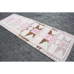พรมเฮอร์กีตุรกี ขนาด 3.3x10.5 ฟุต (100x319 ซม.) สีขาวลายออมเบรแบบวินเทจ - Product Image 2