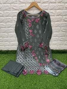 El último diseñador Faux Georgette bordado trabajo Kurti conjunto por Fab Zone - Product Image 5