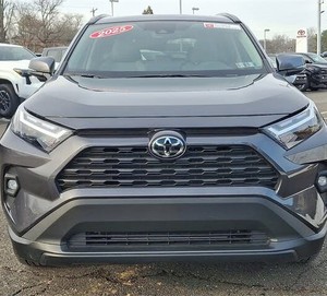Toyota RAV4 XLE Premium AWD d'occasion 2025 - Product Image 1