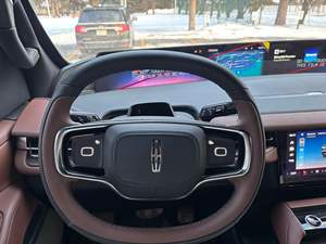 SUV Blindado Navigator L Reserve 2025, 85 Millas, Motor V6 Turboalimentado, 4x4 - Product Image 4