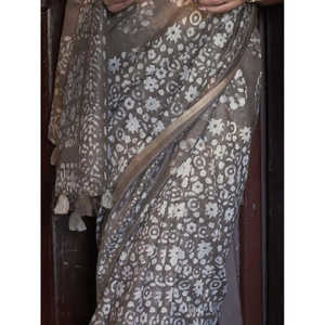 Atractivo Sari de Algodón con Estampado Floral Marrón para Festivales, con Blusa, Vestidos Elegantes para Mujer - Product Image 1