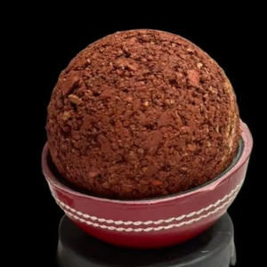 ลูกบอลคริกเก็ตเนื้อแข็งน้ำหนักเบาสีออกแบบได้ตามต้องการพร้อมโลโก้หนังแท้คุณภาพระดับมืออาชีพ - Product Image 4