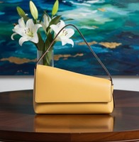 Sac à bandoulière asymétrique en cuir véritable jaune beurre, style vintage, minimaliste, avec rabat, fermeture éclair et deux sangles, 7 pouces