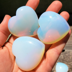 โอปอลไลท์คุณภาพดี ขายดี หินโอปอลไลท์รูปหัวใจธรรมชาติ คริสตัลโอปอลไลท์ หินโอปอลไลท์สีขาว หินพกพาสำหรับบำบัดรักษา - Product Image 3