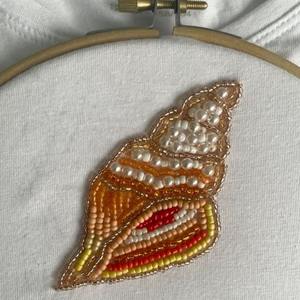 Breloques de sac en perles de rocaille faites à la main avec options de conception personnalisée, breloques de sac en perles de rocaille colorées pour sac à main et sac à dos - Product Image 4