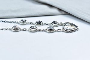 สร้อยคอเงินสเตอร์ลิงทำด้วยมือรูปควายสีขาวพร้อมสายโซ่โรเดียมปรับขนาดได้18นิ้วและตัวเรือนชุบทอง - Product Image 4