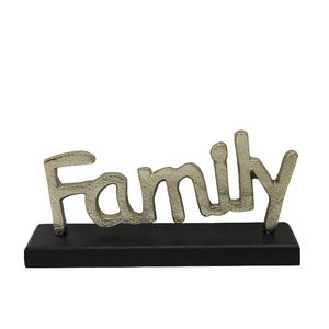 Sculpture de famille décorative en aluminium avec base rectangulaire en bois laiton brut couleur or pour table et décoration intérieure - Product Image 1