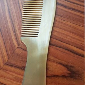 Peine de Cuerno de Búfalo Natural Ecológico Estilo Animal, Herramienta para el Cabello Antiestática Pulida Artesanal de Alta Calidad Hecha en India - Product Image 1
