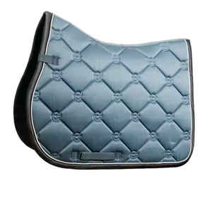 Tapis de selle de cheval en mousse satinée avec design matelassé, doublure douce, ajustement confortable pour l'équitation, logo personnalisé disponible OEM - Product Image 6