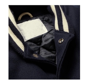 แจ็กเก็ตขนสัตว์ฤดูหนาวปักลายด้วยกำมะหยี่เสื้อแจ็กเก็ตเบสบอลมหาวิทยาลัยเสื้อโค้ทขนสัตว์หนาอบอุ่นอักษร - Product Image 5