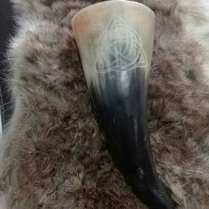 Cuernos para Beber de Cuerno de Búfalo Auténticos Hechos a Mano en Georgia, Personalizables, de Alta Calidad, Regalo para Bodas y Cumpleaños - Product Image 1