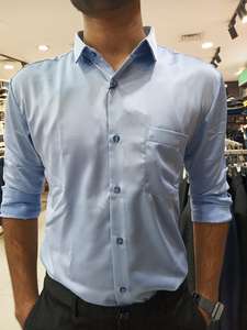 Chemise décontractée 100% coton bleu ciel pour hommes coupe régulière col ouvert respirant design imprimé formel pour l'été - Product Image 2