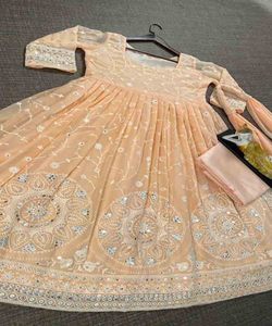 Robe de mariée en Georgette lourde et exclusive avec broderie et sequins, avec bas de robe et dupatta, prix de gros, vêtement ethnique, vêtement de Surat, Gharara - Product Image 6