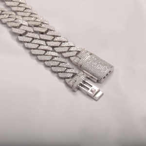 Chaîne de rappeur style cubain en argent sterling 925 de 14mm plaqué or 18 carats pour hommes Bijoux de corps en diamant Moissanite pour les fêtes - Product Image 4