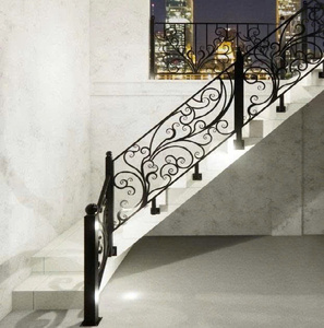 Transformez vos escaliers avec d'élégantes balustrades en fer forgé dotées de motifs décoratifs pour un attrait visuel durable - Product Image 3