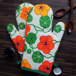 Gants de four matelassés en coton au design moderne pour la cuisson et la sécurité culinaire, fabriqués en Inde - Product Image 2