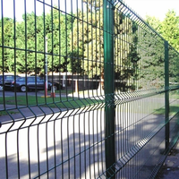 Clôture de jardin en treillis métallique soudé incurvé 3D décoratif extérieur d'usine cadre en acier au carbone maille en V de 2.0mm pour les chantiers de panneau de clôture 3D