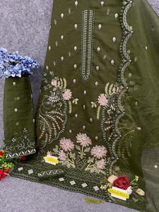 Costume pakistanais dynamique avec broderie luxueuse idéal pour les mariages et les rassemblements spéciaux pour l'exportation - Product Image 6