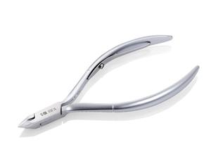 Pinces à cuticules Nghia en acier inoxydable gris à ressort unique de haute qualité emballage de boîte en papier prêt à l'exportation pour les doigts de soin des ongles - Product Image 1