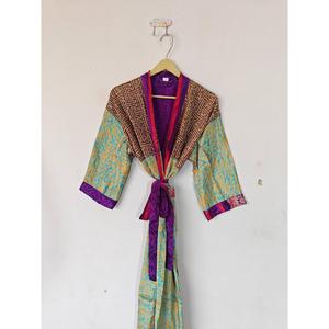 Kimono Sari de seda Floral Vintage, hermoso diseño de flores, ropa de dormir térmica, bata de dormir, Bata para la temporada de otoño - Product Image 2