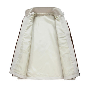 Chaqueta cortavientos de nailon personalizada con cremallera impermeable para hombre, chaqueta ligera de chándal con capucha de nailon para exteriores - Product Image 4