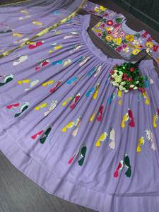 Dernières séquences de broderie de style ethnique en Chine Lehengas Dupatta pour femmes Meilleur prix pour les occasions de fête indiennes et pakistanaises - Product Image 4