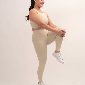 Ensemble de yoga pour femmes sur mesure, logo sur le devant, taille élastique, léger, tenue de sport 2 pièces avec tissu extensible quadridirectionnel respirant - Product Image 4