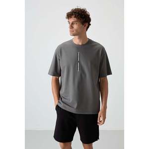 เสื้อยืดพิมพ์ลายทรงโอเวอร์ไซส์สีเทาเข้มสำหรับผู้ชาย Air Jones ผ้าฝ้ายเนื้อหนา - สไตล์สตรีทแวร์ลำลอง - Product Image 4
