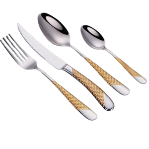 Finition en acier doré avec poignée martelée Ensemble de couverts décoratifs royaux faits à la main Accessoires de couverts en miroir - Product Image 6