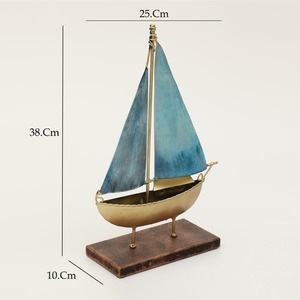 Élégante statue en métal de voilier bleu sur une base marron, idéale pour la décoration intérieure ou l'affichage de bureau à thème nautique, vente en gros d'Inde - Product Image 6