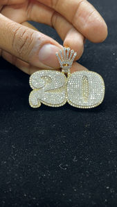 Collar con colgante de 20 diamantes elegante de calidad de exportación con piedras de corte brillante para diseños de joyería de lujo disponibles para la venta - Product Image 5