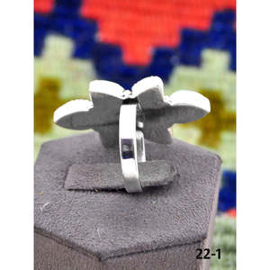 Bague ajustable en argent sterling et turquoise Paloma d'inspiration sud-ouest, bijou tendance en acier inoxydable avec sertissage clos, cadeau idéal - Product Image 3