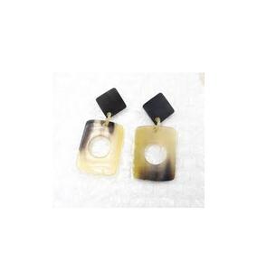 Boucles d'oreilles en corne naturelle, look traditionnel, vente en gros, boucles d'oreilles en corne naturelle de haute qualité, boucles d'oreilles en corne de buffle, prix de gros - Product Image 1