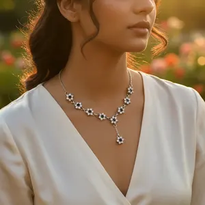 Bracelet chaîne de main florale argentée pour femmes, bijoux de corps tendance pour les fêtes - Product Image 1